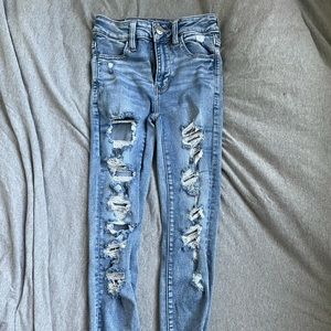 American Eagle High Waisted Ripped Jeans!